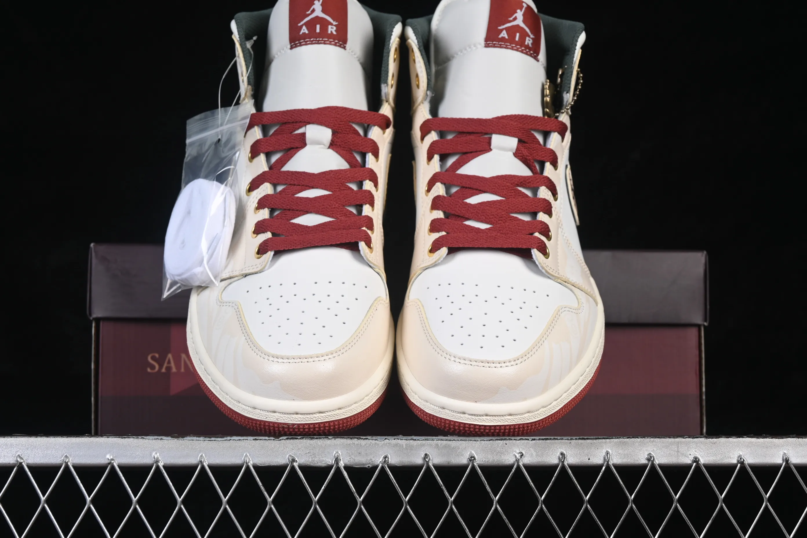 All Categories Air Jordan Jordan Series Basketball Shoes Air Jordan 1 Mid Air Jordan 1 Mid AJ1 Joe 1 Year of the Horse Limited Chinese Cultural Leisure Sneakers DQ8426-105